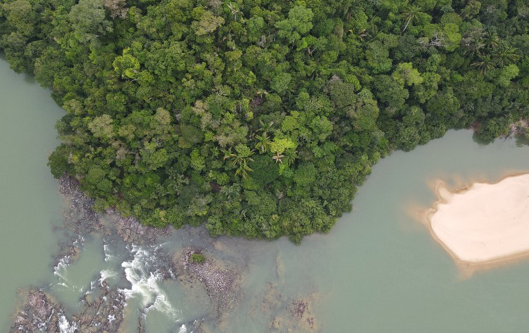 Rio Tapajós corta Parque Nacional da Amazônia