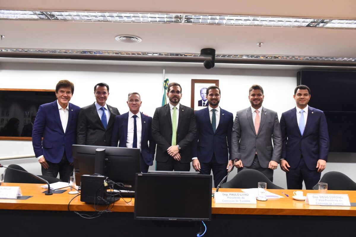 Membros da Comissão de Turismo - (Foto: Divulgação) 
