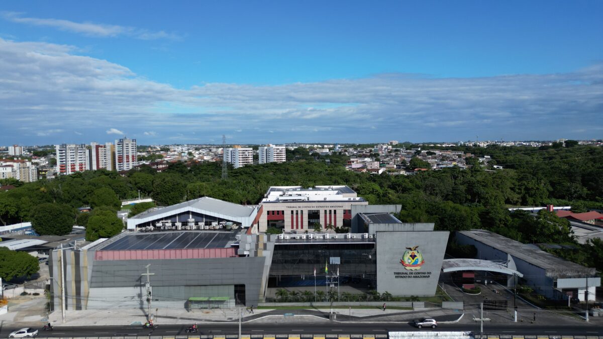 prédio do TCE-AM