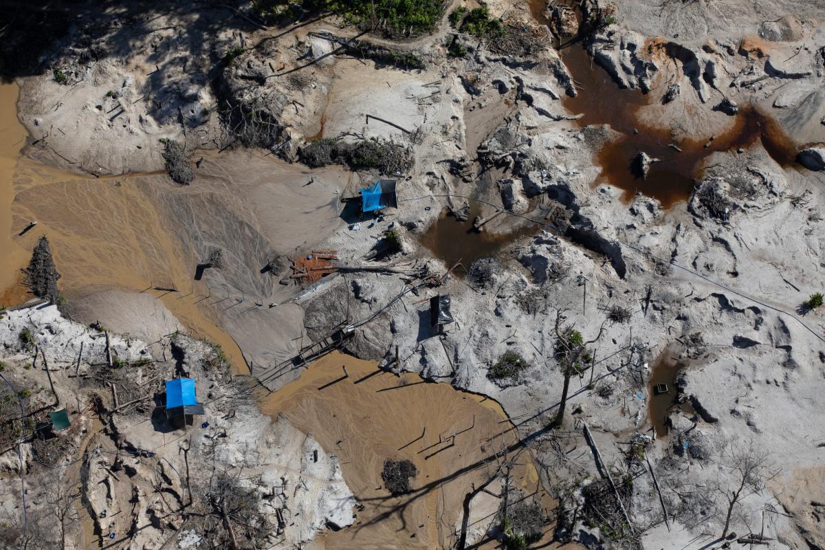 Em 2023, 308 indígenas Yanomami e Ye’kwana morreram sem que servidores da saúde conseguissem atender comunidades vulneráveis, segundo relatório publicado em janeiro deste ano. Foto: Bruno Kelly/ISA