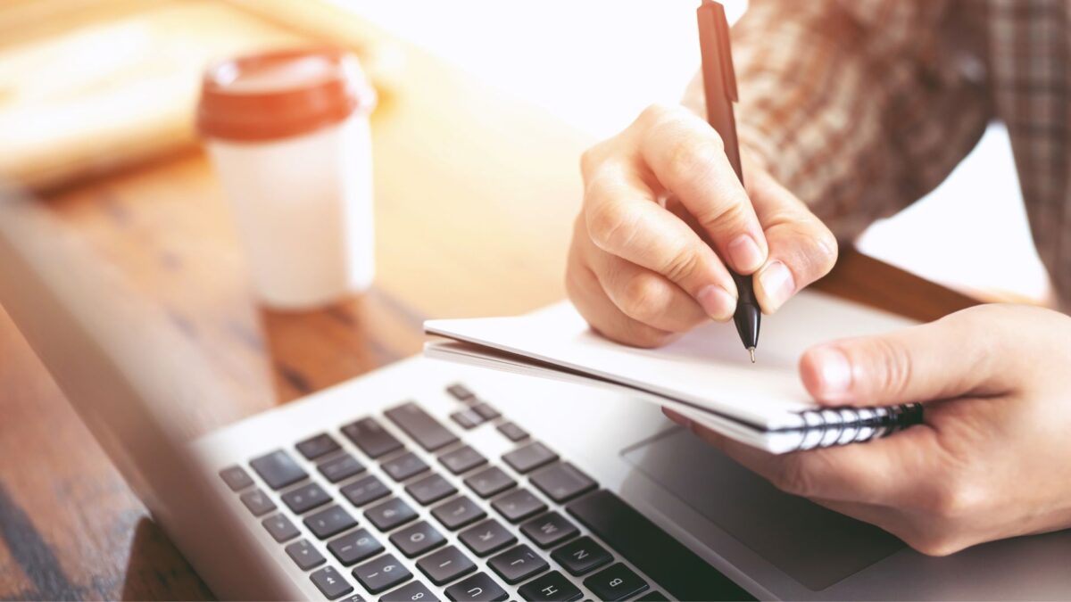 Aplicação das Inteligências Artificiais tem proporcionado um suporte significativo aos estudantes, oferecendo novas formas de aprender e interagir com o conhecimento (Foto: Reprodução/Canva)