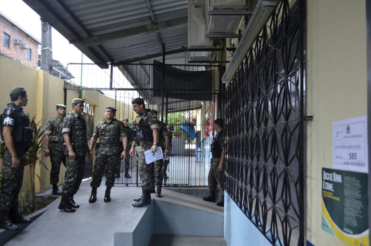 Forças Federais: Exército brasileiro auxilia o TRE-AM nas eleições suplementares de 2017(Foto: Divulgação/Exército)