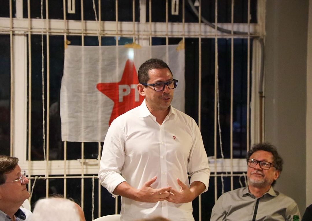 Marcelo Ramos em encontro com membros mais antigos do PT. (Foto: Reprodução/Instagram@marceloramos.am)
