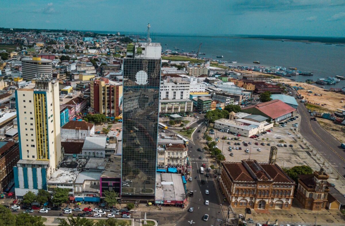 O antigo edifício da Receita Federal será adaptado para o Programa Amazonas Meu Lar e abrigará famílias da Faixa 1 do Minha Casa Minha Vida. (Foto: Matheus Santos/Suhab)