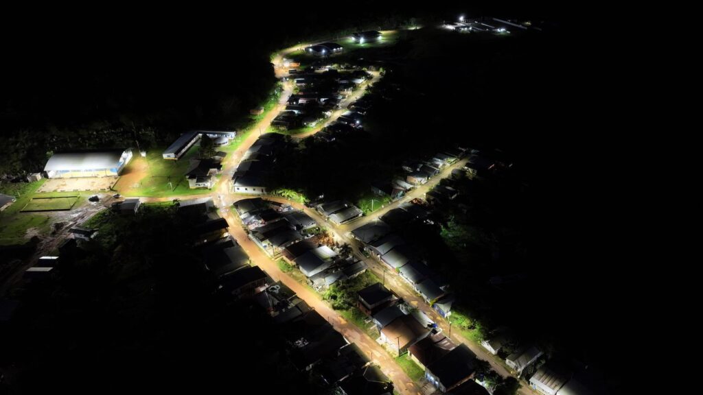 Careiro foi beneficiado com 1.780 luminárias de LED (Foto: Caio de Biasi/Avanço/Secom)