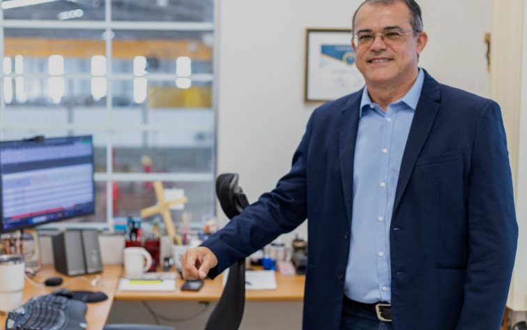 Agostinho de Oliveira Feitas Júnior, CEO da Arcoma Indústria e Comércio Ltda, receberá o prêmio de "Industrial do Ano 2024" (Foto: Divulgação/Fieam)