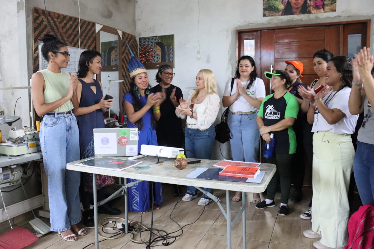 Ativista Vanda Witoto recebe representantes de empresas do Polo Industrial de Manaus