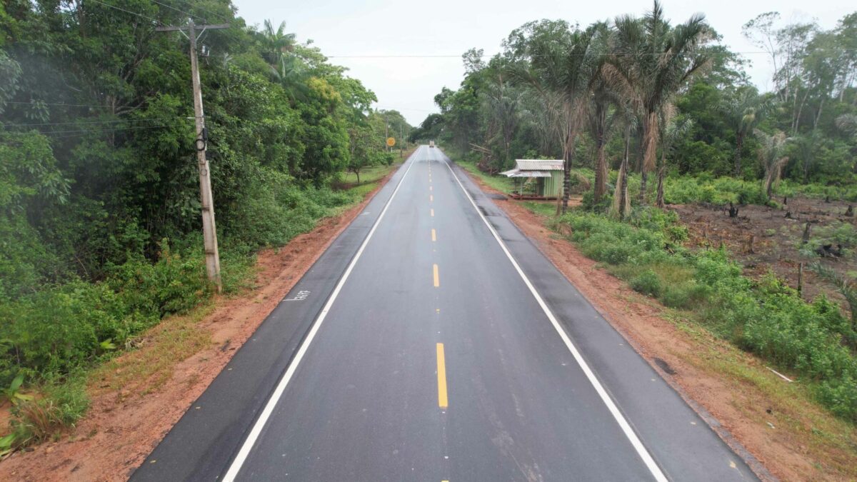 Rodovia AM-010 liga Manaus ao município de Itacoatiara