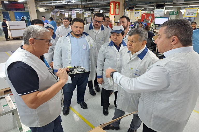 Diretores da TPV do Brasil recebem o superintendente da Suframa, Bosco Saraiva