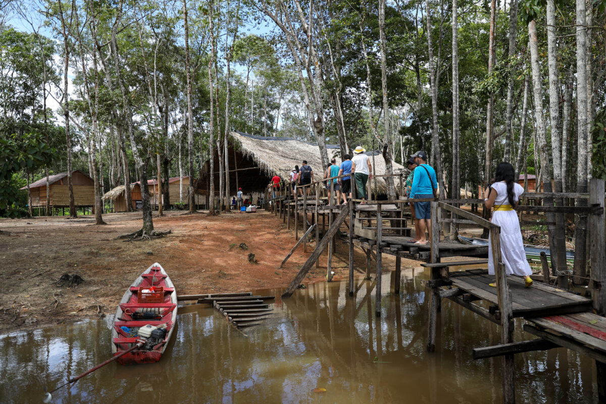 Governo do AM anuncia ações para minimizar estiagem em 13 Unidades de Conservação. Comunidade Indígena no Amazonas (Foto: Alex Pazuello/Secom)