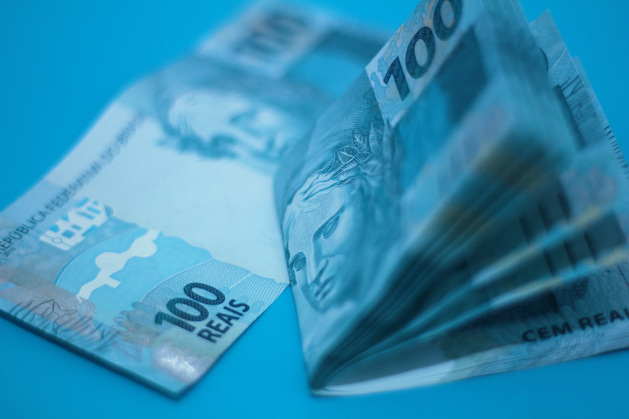 Legenda pode usar Fundo Partidário para comprar imóvel em leilão, decide TSE - A decisão foi unânime e ocorreu durante sessão plenária no TSE (Foto: Reprodução/Canva)