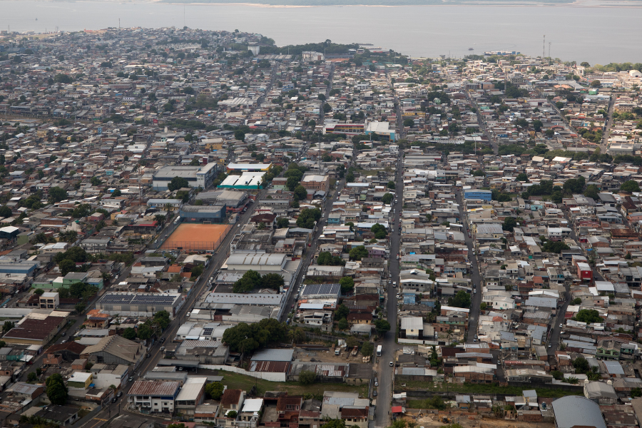 Fumaça: Manaus registra piora na qualidade do ar. Vista aérea de Manaus (Foto: Alex Pazuello/Secom)
