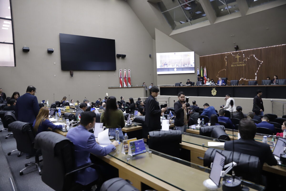 Lei de Diretrizes Orçamentárias: Os deputados apresentaram 33 emendas impositivas, que foram consolidadas em cinco emendas (Foto: Danilo Mello/Aleam)
