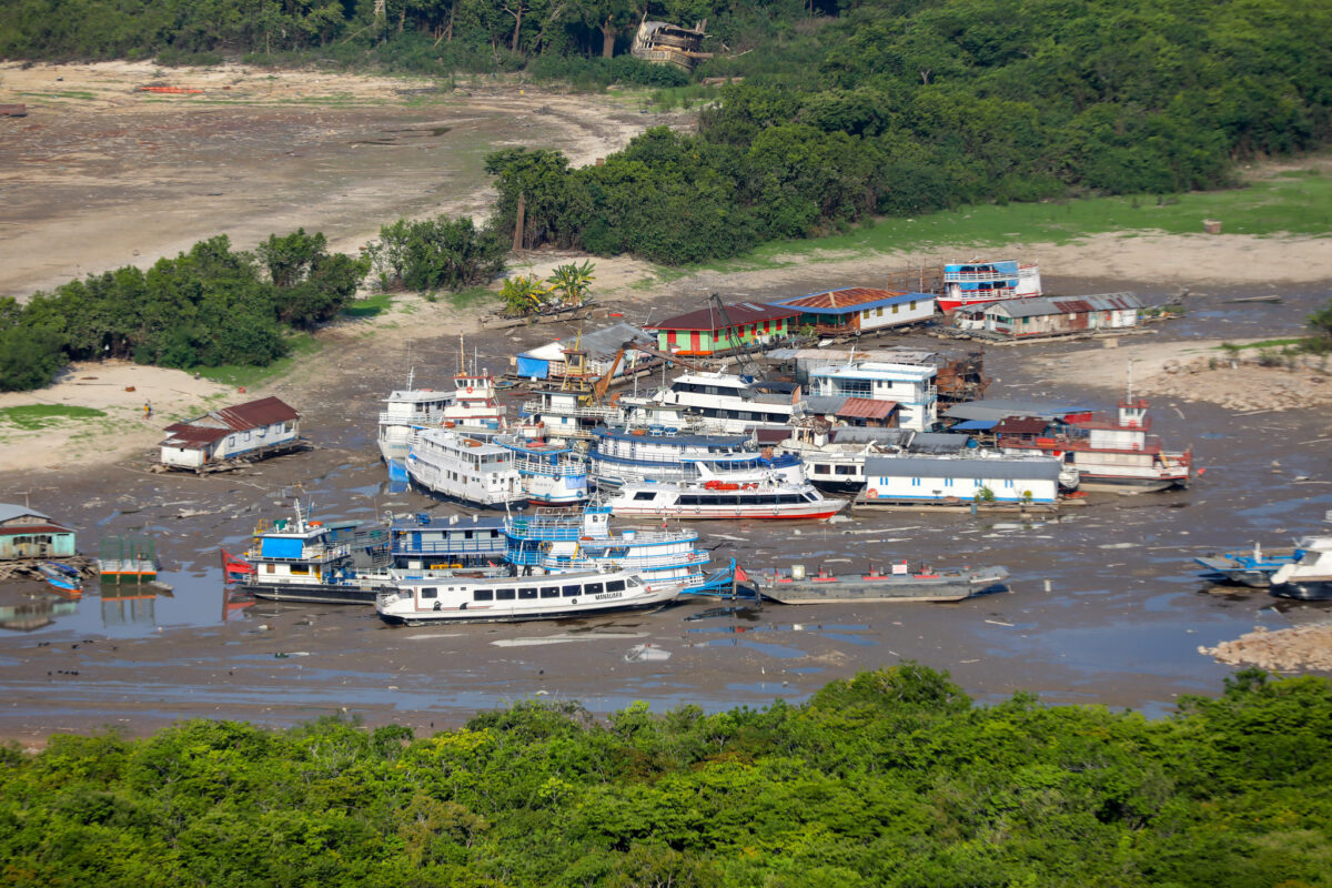 Sanciona lei que estabelece diretrizes de adaptação a políticas de mudanças climáticas. Estiagem: Seca do Rio Negro em 2023 Foto: Alex Pazuello/Secom