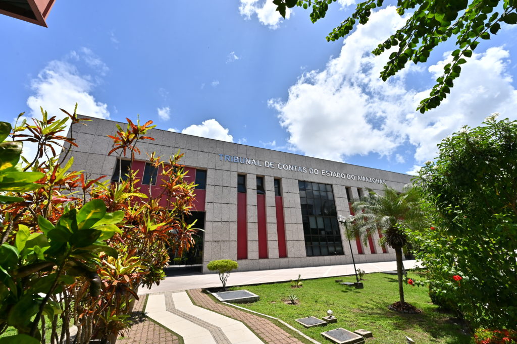 Fachada do TCE-AM (Foto: Joel Arthus)