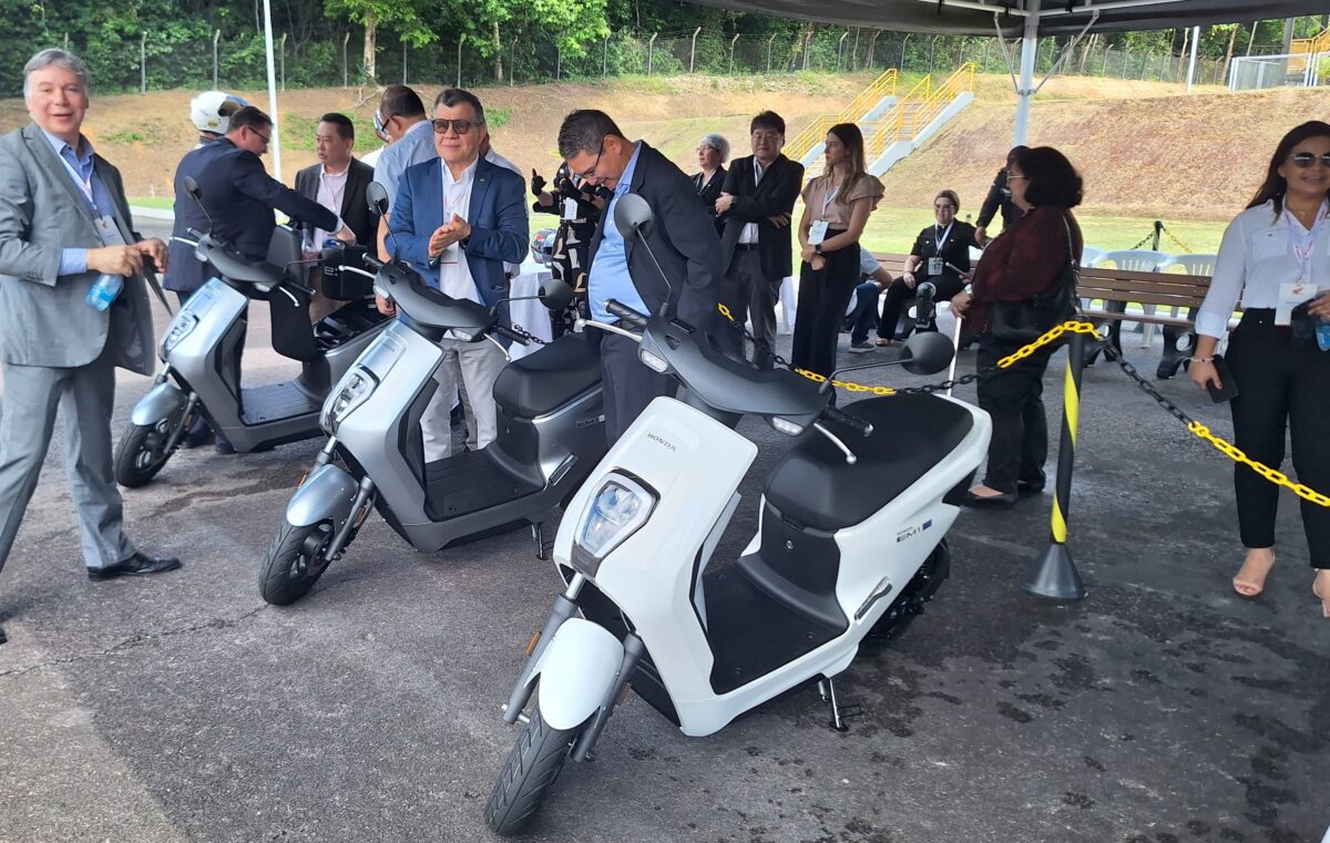 Superintendente da Suframa Bosco Saraiva em evento da Moto Honda