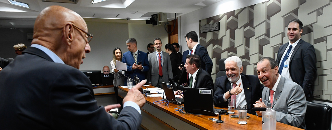 Senadores Espiridião Amin, Omar Aziz e Jacques Wagner