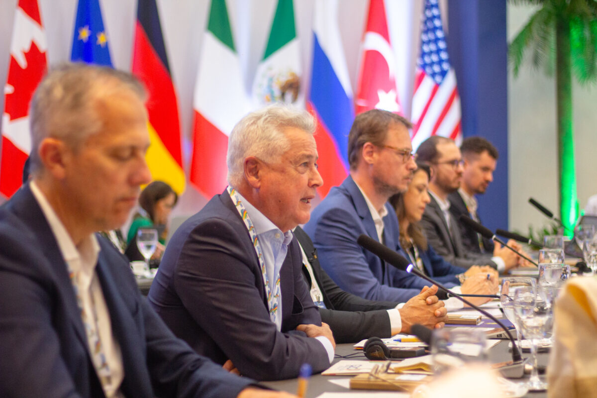 Rodrigo Rollemberg e autoridades na abertura da reunião do G20 em Manaus