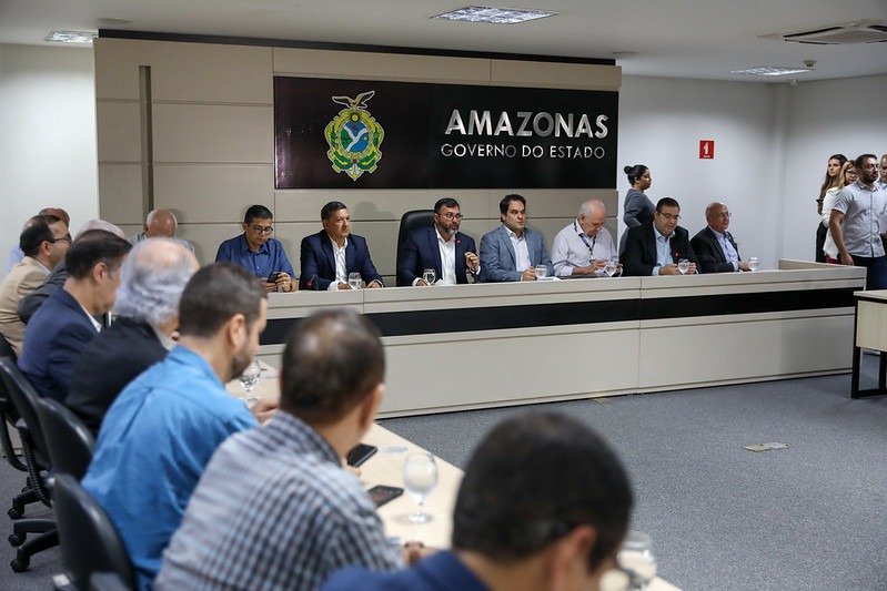 Representantes do comércio aprovam medidas do Governo do Amazonas para fortalecer economia na estiagem (Foto: Alex Pazuello/ Secom)
