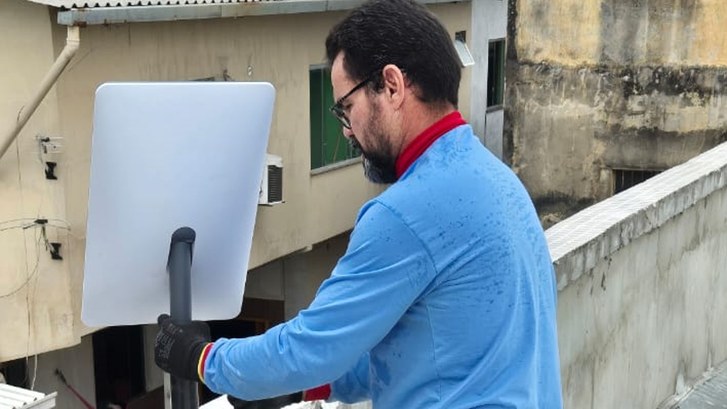 TRE-AM implementa comunicação por satélite em Iranduba
