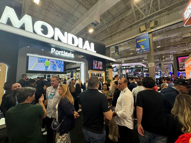 Estande da Aiwa/Mondial na Eletrolar Show, em São Paulo