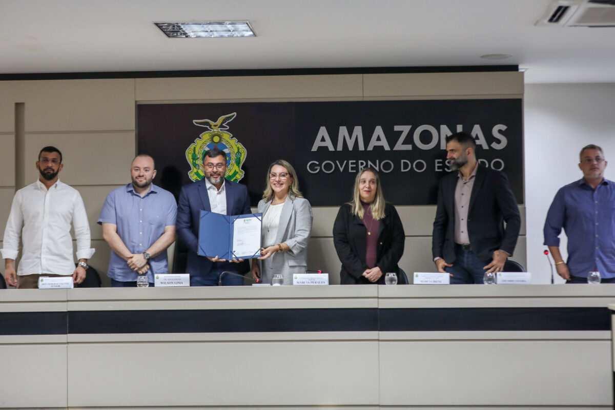 Especialistas de 19 órgãos tomam posse no Comitê Técnico-Científico do Amazonas