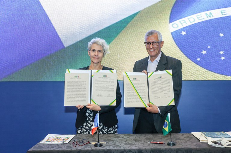 Autoridades franco brasileiras assinam termo de cooperação na área de biodiversidade
