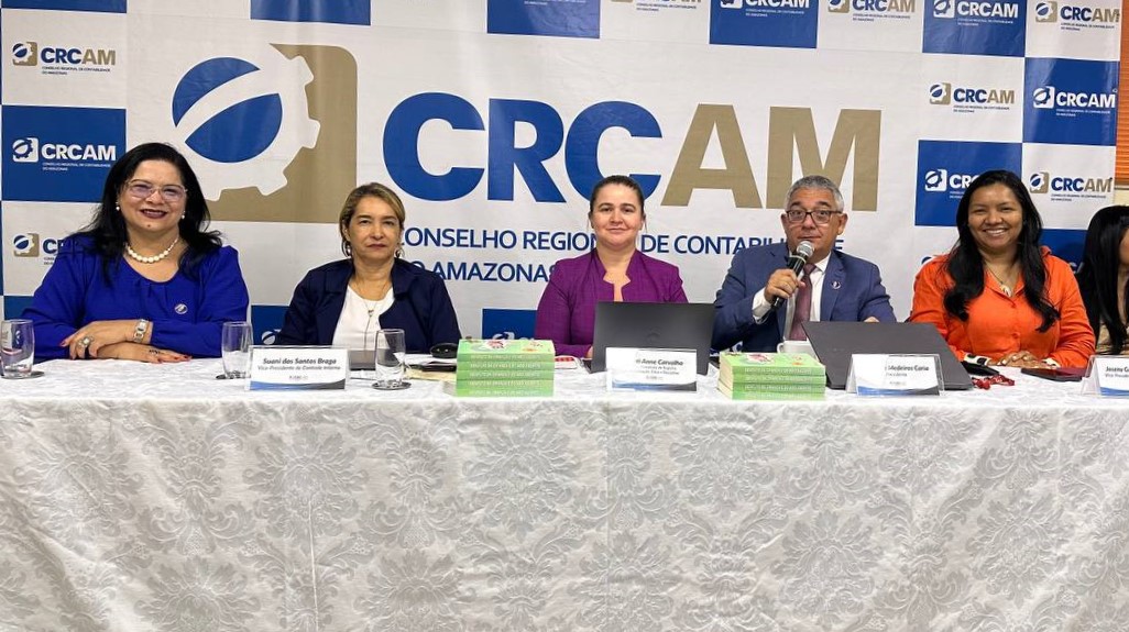 Novo Conselho-Diretor do CRCAM para o biênio 2024-2025 (Foto: Divulgação/CRC)
