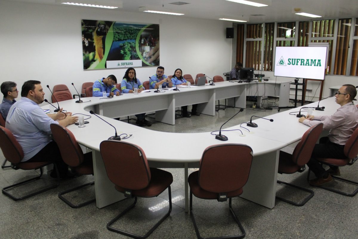 Reunião na Suframa, com representantes do grupo Chibatão, discutiu ações de enfrentamento de uma nova seca forte no Amazonas