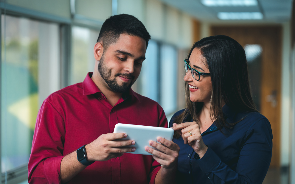 Novos cursos gratuitos da FGV focam em IA, dados e estratégia em TI