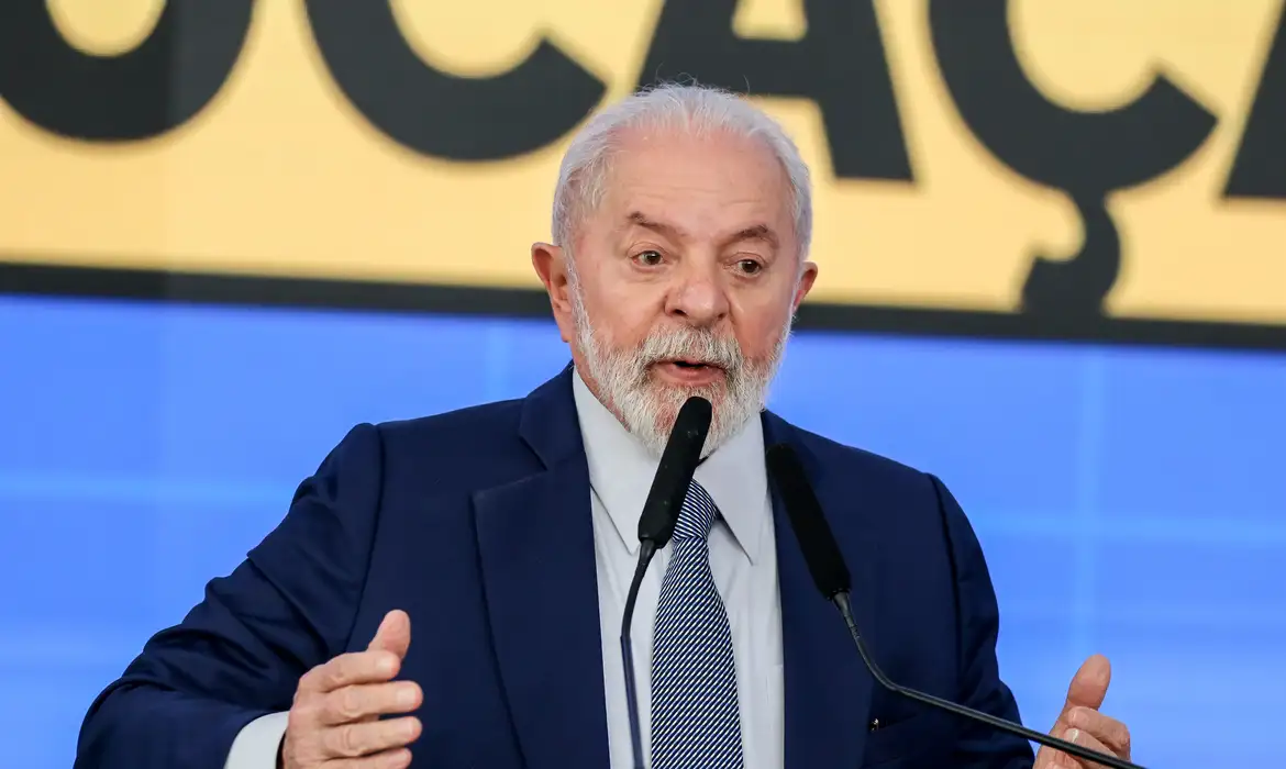 Presidente Lula sanciona no Palácio do Planalto projeto de lei.
