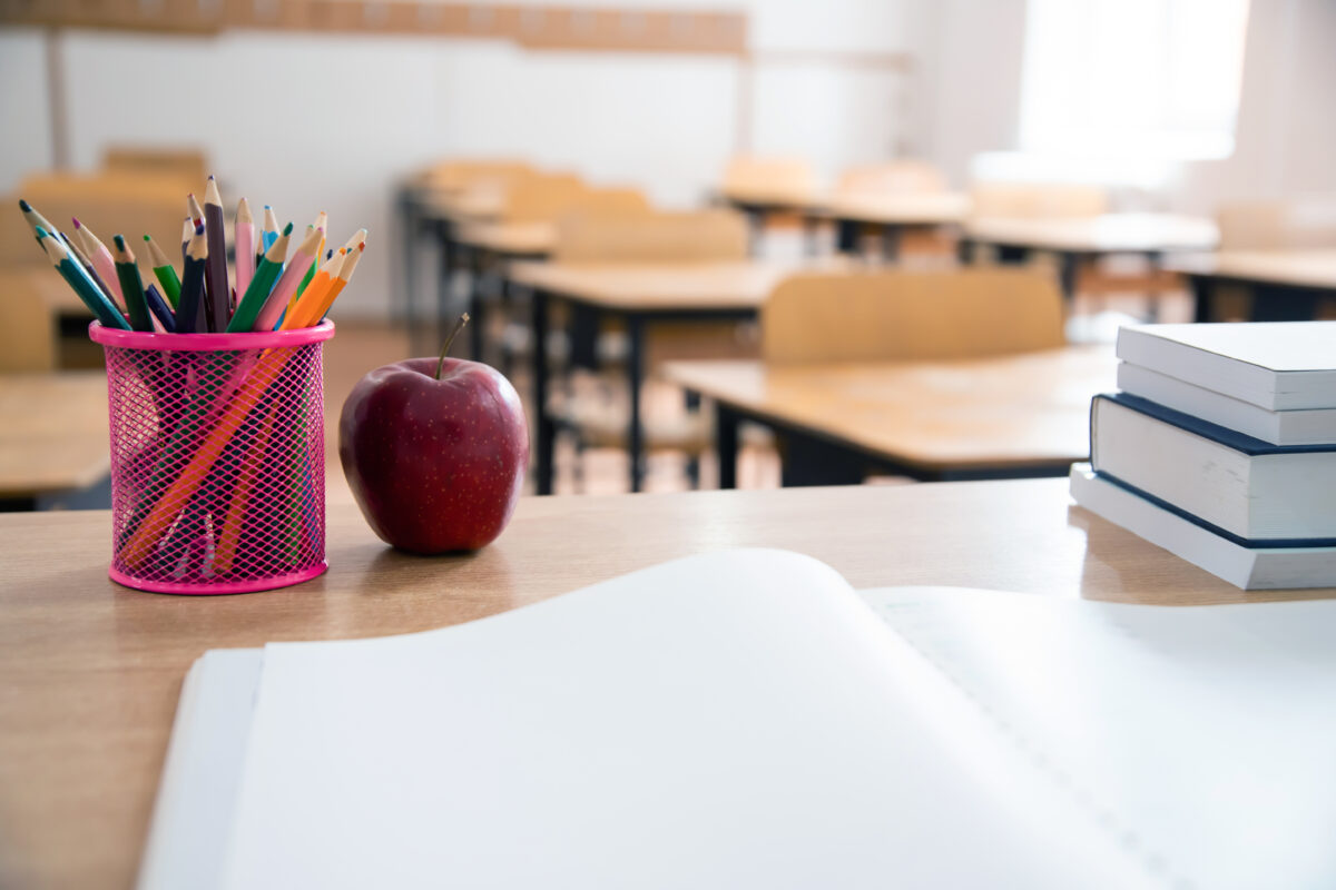 O Anuário Brasileiro da Educação Básica 2025 traz um panorama detalhado da rede educacional do Amazonas e revela desafios estruturais e de aprendizagem.