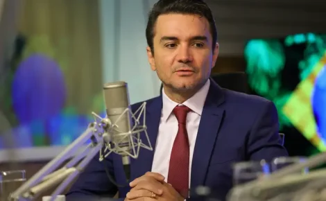 Ministro Celso Sabino anunciou o desembarque do governo Lula.