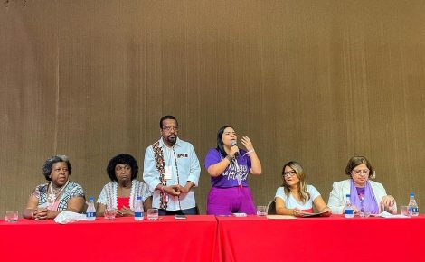 Anne Moura, assumiu a liderança na mesa de discussão intitulada 'Eleições 2024 - O Poder Político com a Cara do Brasil - Primeiro Momento: Mulheres'.
