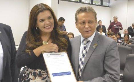 Alessandra e Adjuto durante reunião da CAE Alberto César Araújo/Aleam - 28/03/2019