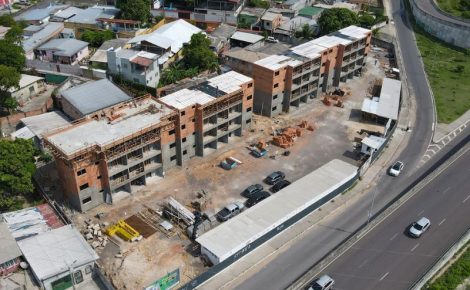 A meta do programa é ofertar 24.044 soluções de moradia, sendo 22.043 unidades habitacionais. (Foto: Antônio Lima / Secom e Tiago Corrêa / UGPE)