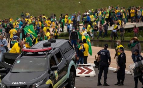 Atos-golpistas-em-8-de-janeiro
