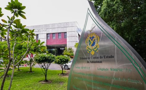 O cilindro metálico será aberto no dia 14 de outubro de 2050 (Foto: Filipe Jazz/TCE-AM)