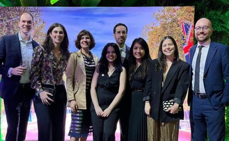 Alunos da última turma brasileira do Chevening, em 2023 (Foto: Divulgação/FCDO)