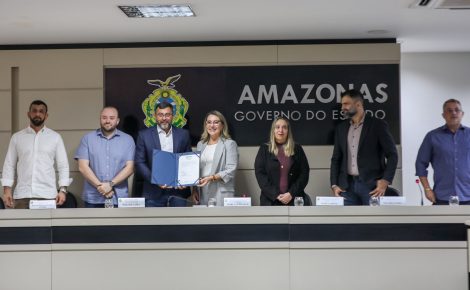 Especialistas de 19 órgãos tomam posse no Comitê Técnico-Científico do Amazonas