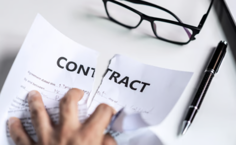 A saúde do improviso: contratos frágeis, pagamentos sem contrato e quase R$ 1 bilhão em atraso