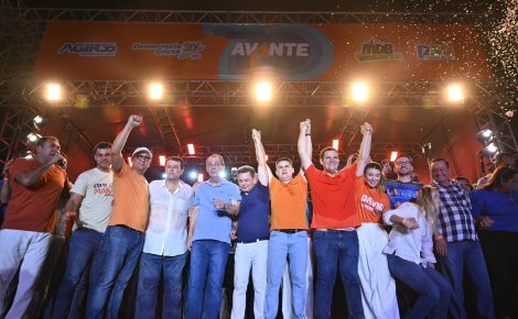 David Almeida, do Avante, durante a convenção que oficializou sua candidatura à reeleição.
(Fotos: Dhyeizo Lemos e Elton Viana/Divulgação)