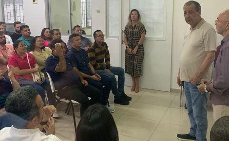 Maior liderança do partido no Estado, senador Omar Aziz conduziu a convenção (Foto: Márcio Siqueira)