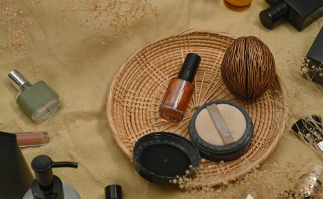 Com o avanço da inteligência artificial, marcas de cosméticos criam produtos sob medida, adaptados ao tipo e ao tom de pele, estilo de vida e até clima da região onde o cliente vive.