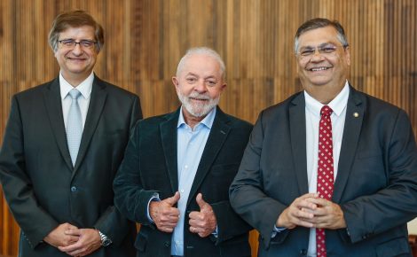 Gonet, Lula e Dino durante a reunião que antecedeu a indicação. Foto: Ricardo Stuckert/PR
