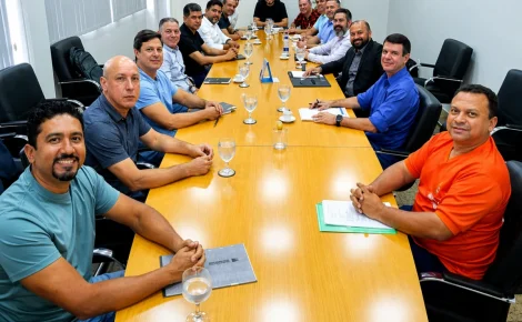 Falta de resultados, críticas à capacidade técnica e ausência de mulheres colocam o secretariado de Manaus sob pressão. Entenda o cenário