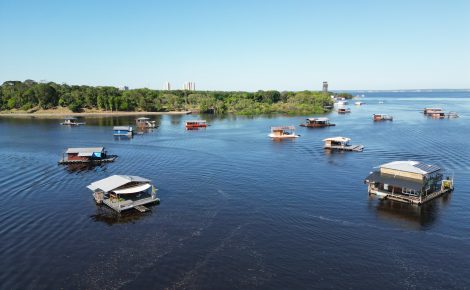 Flutuantes no Tarumã-Açu em Manaus - (Foto: Dhyeizo Lemos / Semcom)