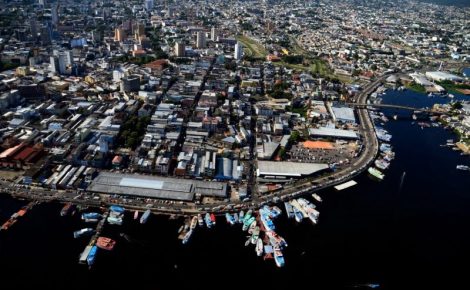 Vista aérea de Manaus, cidade que ocupa a 3.885ª posição no IDSC-BR