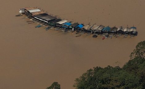 prefeito de Jutaí Garimpo no rio madeira Segundo a PF, "toda a atividade de lavra de minério na região é ilegal" e por isso destruiu balsas de garimpo (Foto: Bruno Kelly/Amazônia Real)