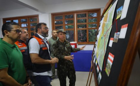 governador wilson lima confere balanço da ação integrada do estado e forças armadas na operação estiagem na região do solimões1 fotos alex pazuello secom